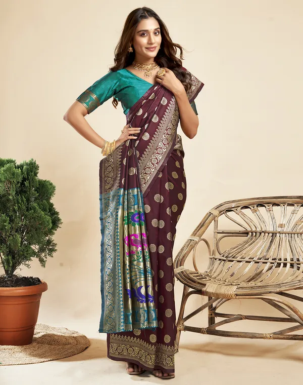 Maroon_Luxurious_Silk_Blend_Paithani_Saree_With_Unstitched_Blouse_Piece
