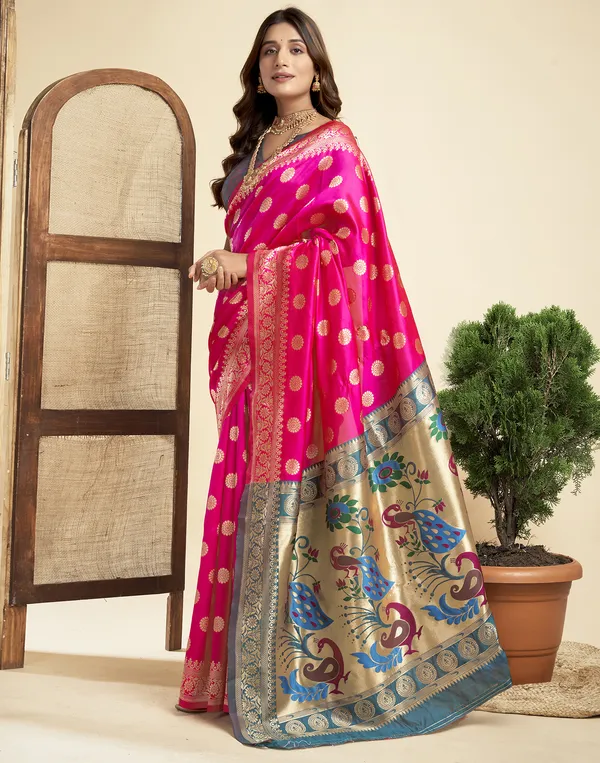 Pink_Luxurious_Silk_Blend_Paithani_Saree_With_Unstitched_Blouse_Piece