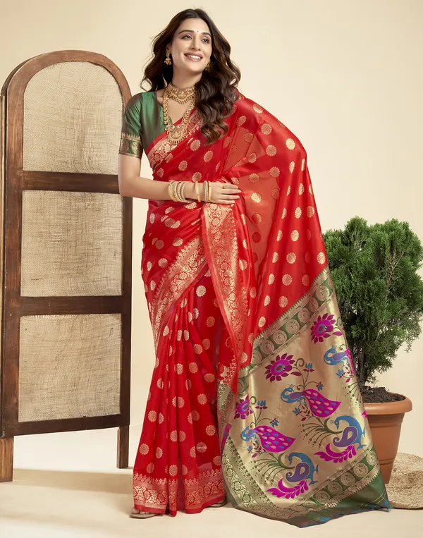 Red_Luxurious_Silk_Blend_Paithani_Saree_With_Unstitched_Blouse_Piece