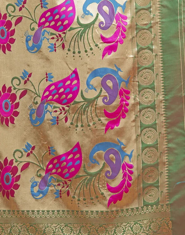 Red_Luxurious_Silk_Blend_Paithani_Saree_With_Unstitched_Blouse_Piece