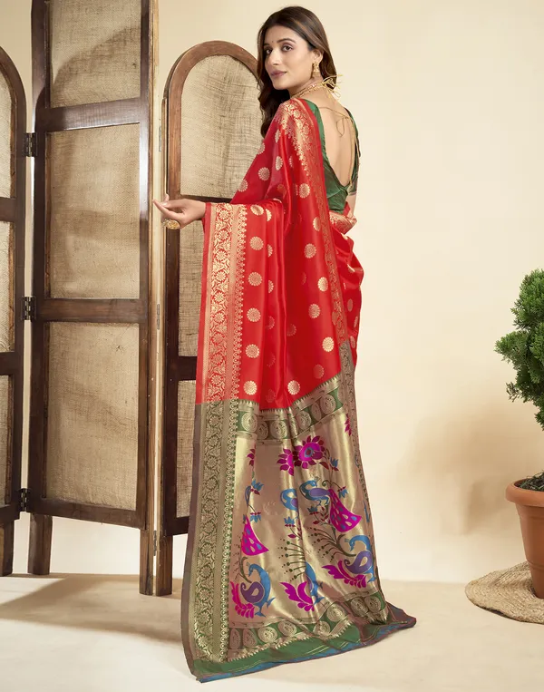 Red_Luxurious_Silk_Blend_Paithani_Saree_With_Unstitched_Blouse_Piece