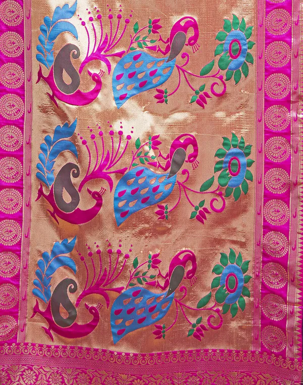 Wine_Luxurious_Silk_Blend_Paithani_Saree_With_Unstitched_Blouse_Piece