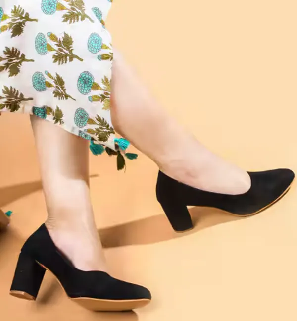 Black_Suede_Pumps_For_Women