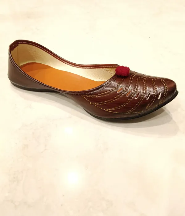 Brown_Jutis_For_Women