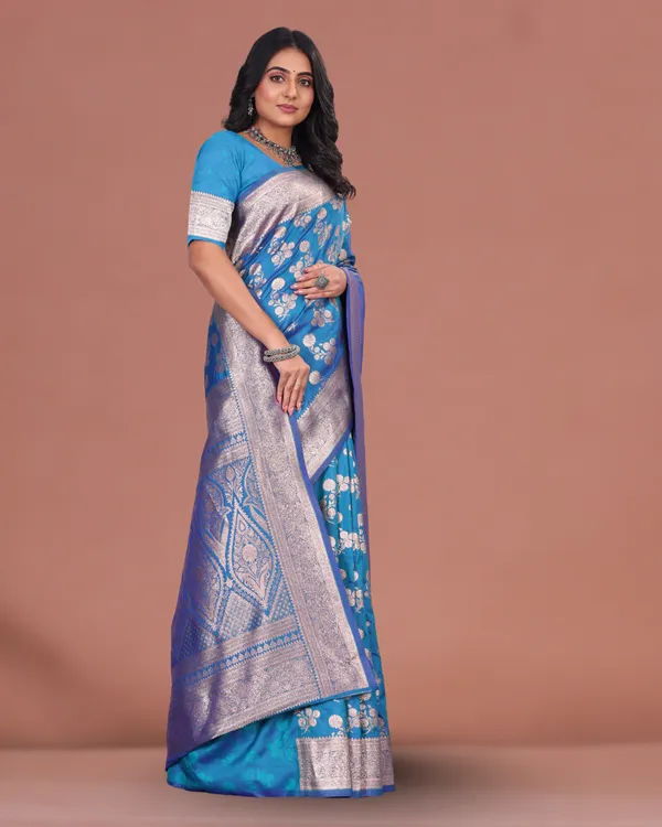 Royal_Blue_Banarasi_Silk_Saree_with_Silver_Zari_Weaving_&_Traditional_Border
