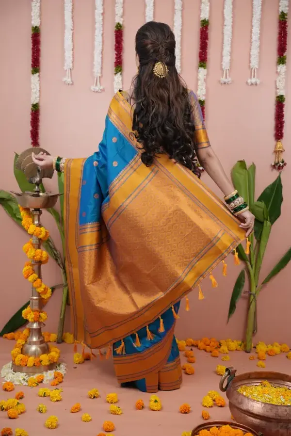 Woven_Narayanpet_Cotton_Silk_Saree_(vibrant_blue)
