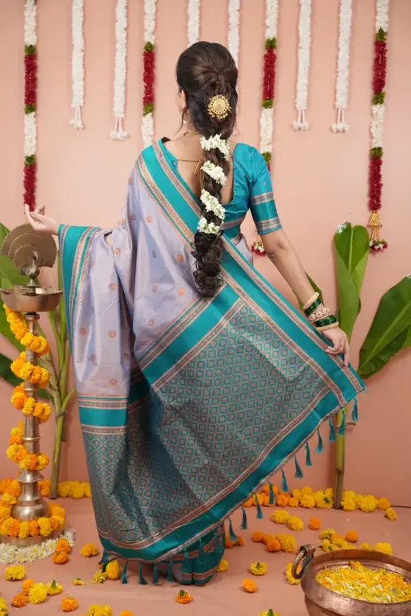 Woven_Narayanpet_Cotton_Silk_Saree_(light_purple)