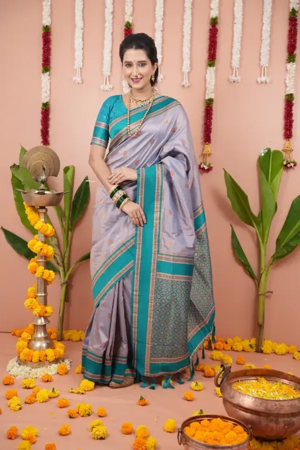 Woven_Narayanpet_Cotton_Silk_Saree_(light_purple)