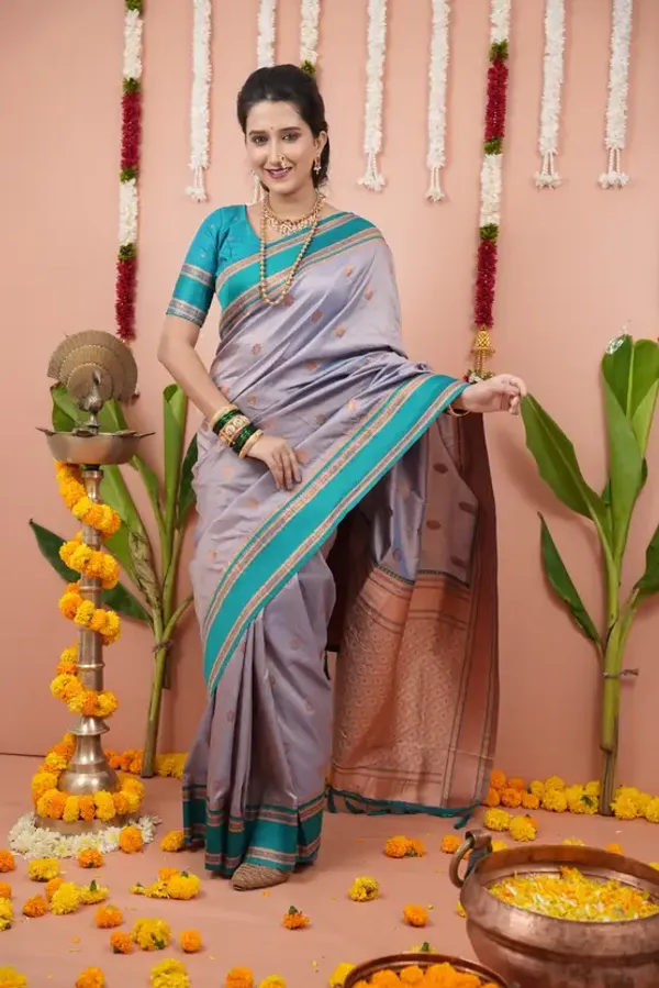 Woven_Narayanpet_Cotton_Silk_Saree_(light_purple)
