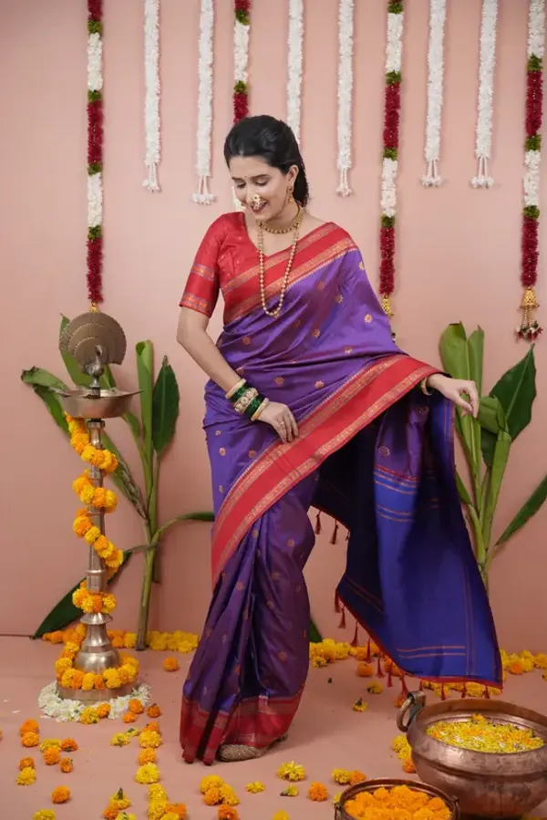 Woven_Narayanpet_Cotton_Silk_Saree_(purple_and_red)