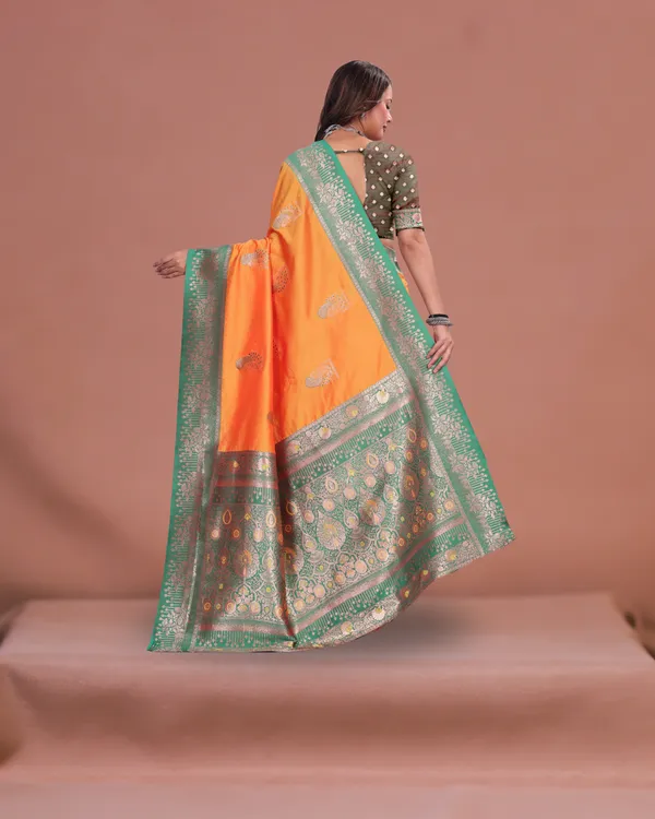 Traditional_Banarasi_Silk_Saree_with_Rich_Zari_Border_and_Pallu