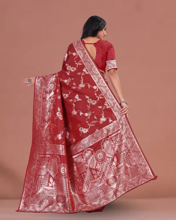 Maroon_Banarasi_Silk_Saree_with_Silver_Zari_and_Intricate_Floral_Pallu_Design