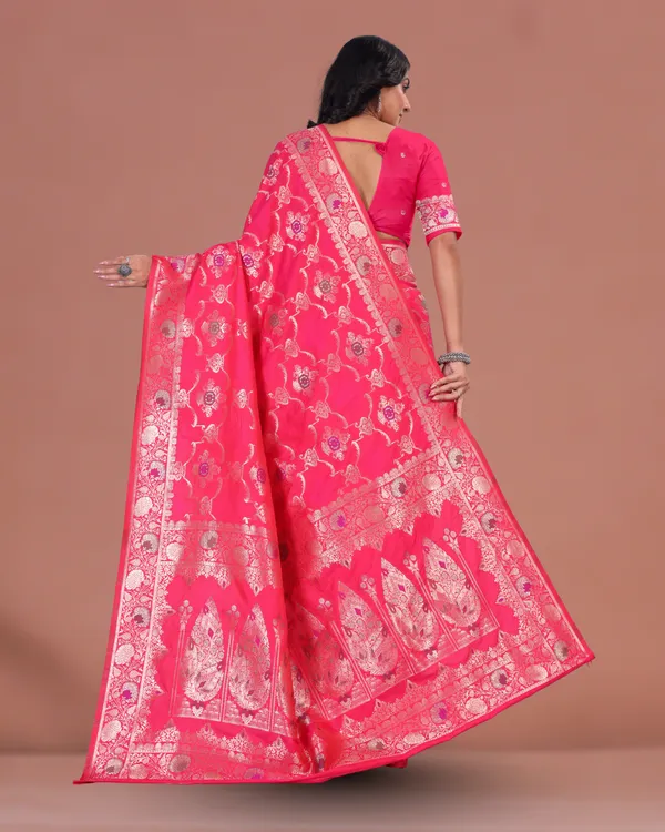 Banarasi_Silk_Saree_in_Pink_with_Golden_Zari_Weaving_&_Floral_Design