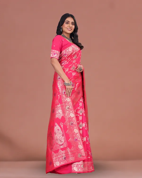 Banarasi_Silk_Saree_in_Pink_with_Golden_Zari_Weaving_&_Floral_Design