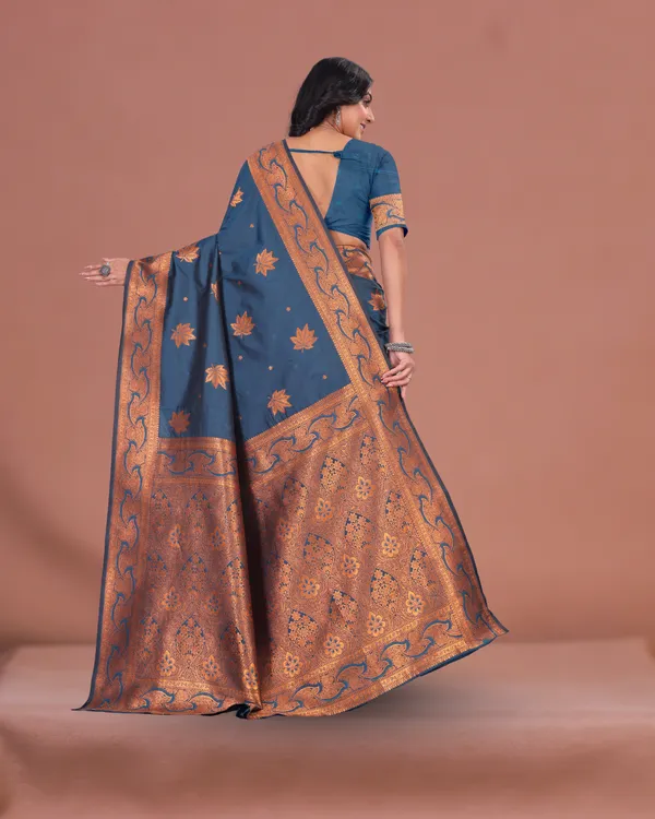 Rama_Banarasi_Silk_Saree_with_Golden_Zari_Weaving_&_Traditional_Floral_Design