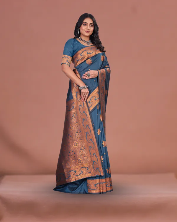 Rama_Banarasi_Silk_Saree_with_Golden_Zari_Weaving_&_Traditional_Floral_Design