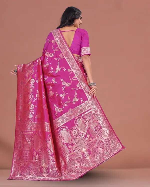 Magenta_Pink_Banarasi_Silk_Saree_with_Heavy_Golden_Zari_Weaving_&_Blouse_Piece