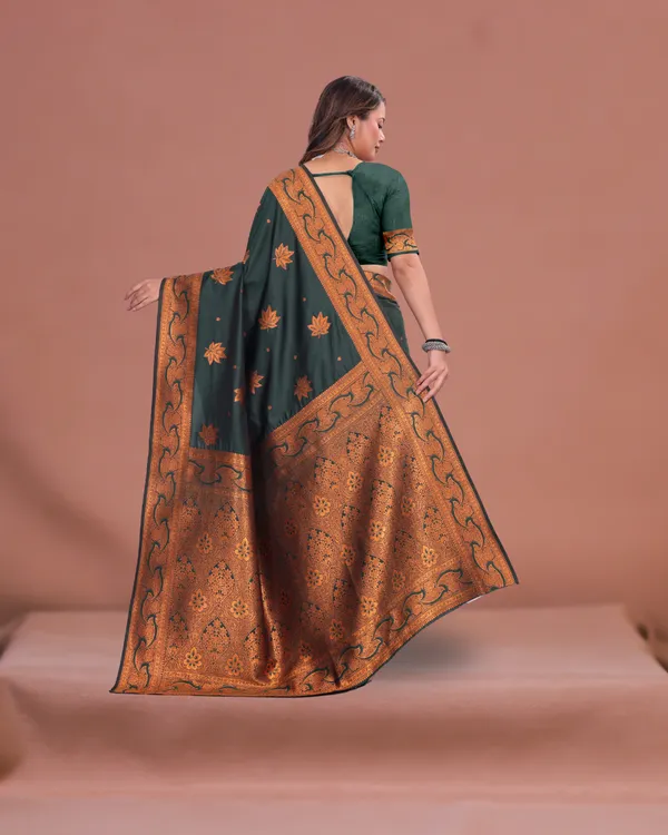 Elegant_Dark_Green_Banarasi_Silk_Saree_with_Rich_Golden_Zari_Work_&_Traditional_Motifs