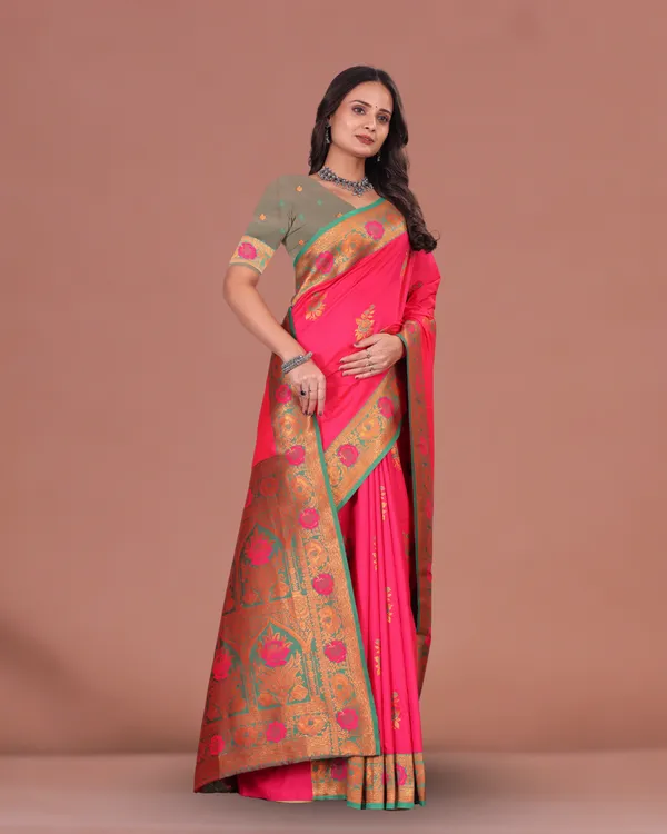 Traditional_Silk_Saree_in_Pink_with_Green_Contrast_Border_and_Golden_Zari_Weaving