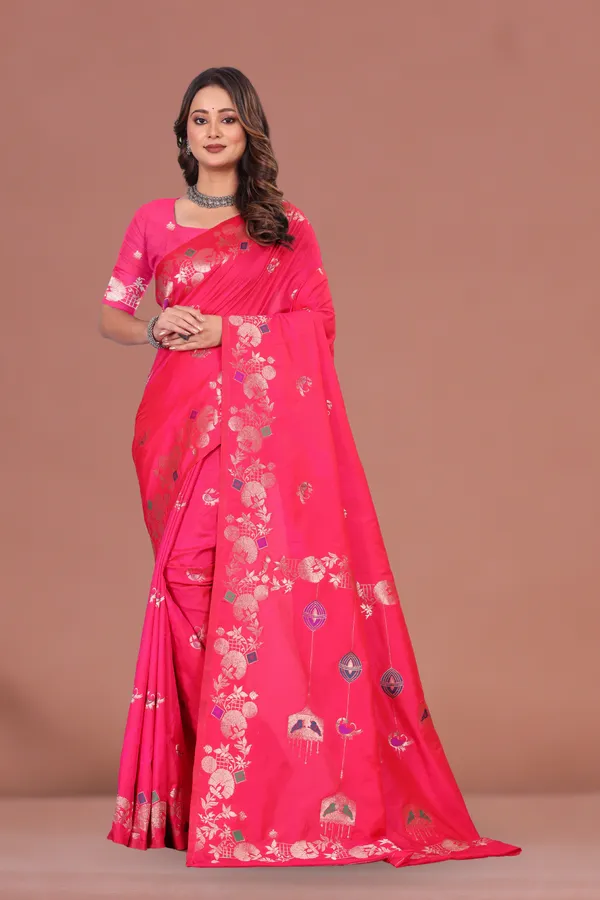Elegant_Pink_Banarasi_Silk_Saree_with_Intricate_Zari_Weaving