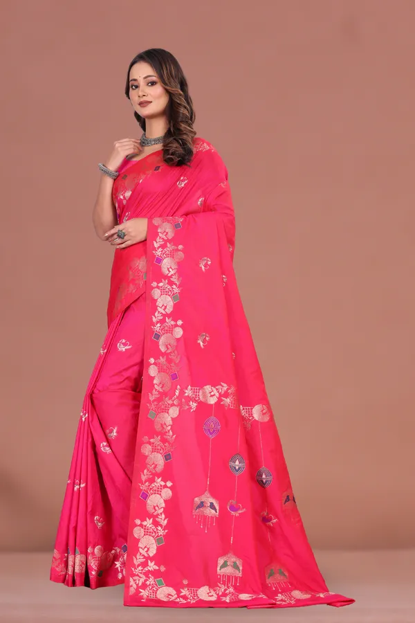 Elegant_Pink_Banarasi_Silk_Saree_with_Intricate_Zari_Weaving
