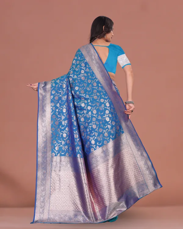 Royal_Blue_Banarasi_Silk_Saree_with_Silver_Zari_Weaving_and_Contrast_Blouse_Piece