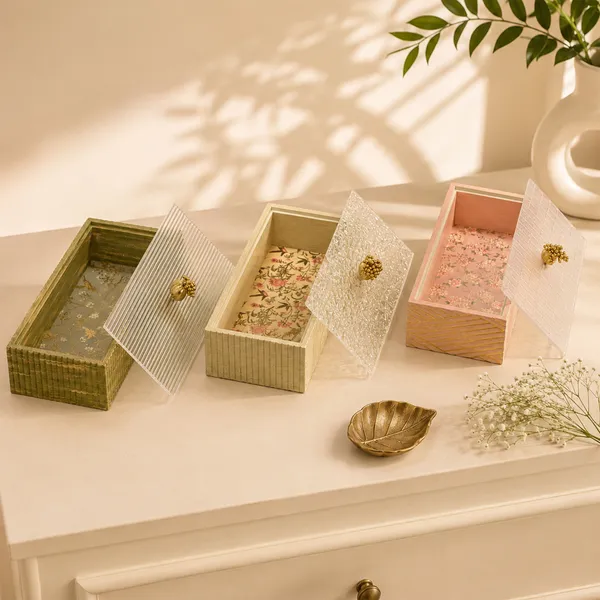 Green_Decorative_Storage_Box_with_Clear_Lid