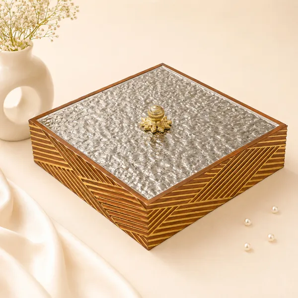 Premium_Jewellery_Organizer_Box_with_Glass_Lid