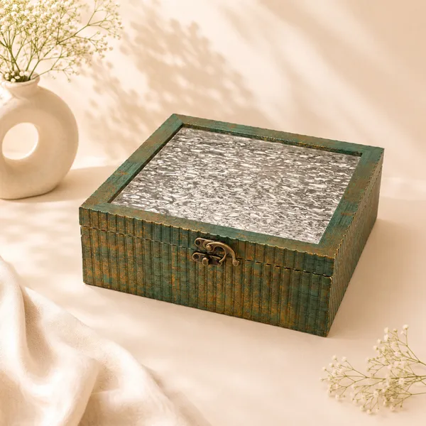 Premium_Green_Decorative_Gift_Box_with_Glass_Lid