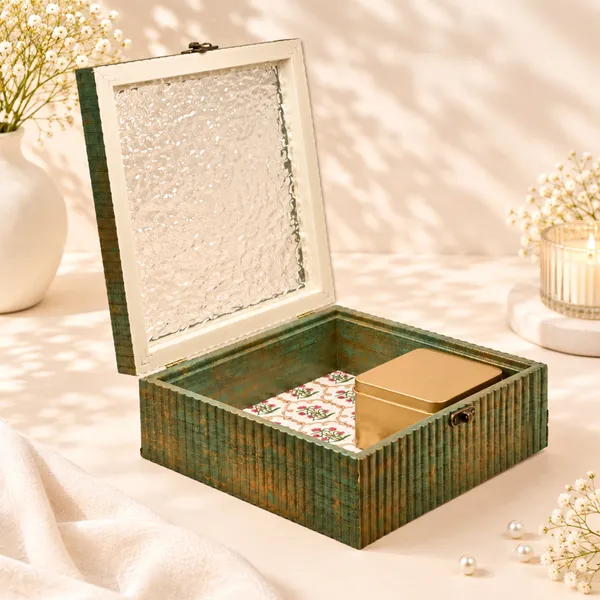 Premium_Green_Decorative_Gift_Box_with_Glass_Lid