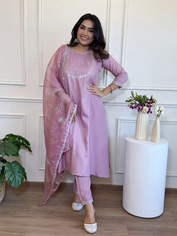 Blush_Pink_Embroidered_Kurta_Set__Soft_Elegance_With_Subtle_Glam_For_Women