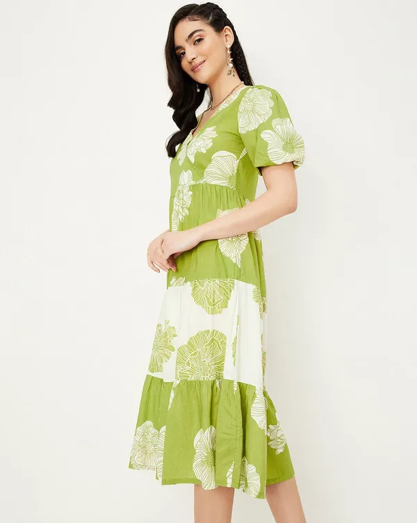 Meadow_Breeze_Green_&_White_Floral_Tiered_Midi_Dress_For_Women