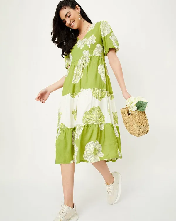 Meadow_Breeze_Green_&_White_Floral_Tiered_Midi_Dress_For_Women