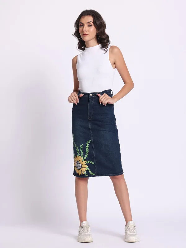 Blue_Sunflower_Bloom_Hand-Painted_Denim_Skirt_For_Women