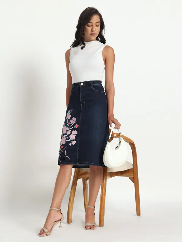 Blue_Blossom_Elegance_Hand-Painted_Jeans_Skirt_For_Women_For_Women