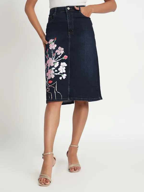 Blue_Blossom_Elegance_Hand-Painted_Jeans_Skirt_For_Women_For_Women