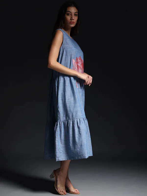 Blue_Sunflower_Dreams_Chambray_Sleeveless_Maxi_Dress_For_Women