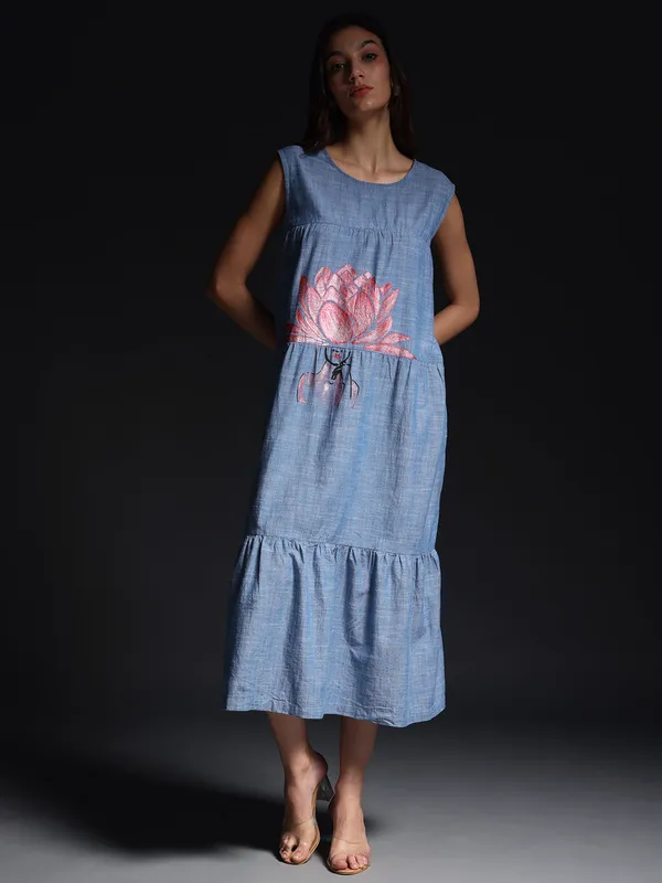 Blue_Sunflower_Dreams_Chambray_Sleeveless_Maxi_Dress_For_Women