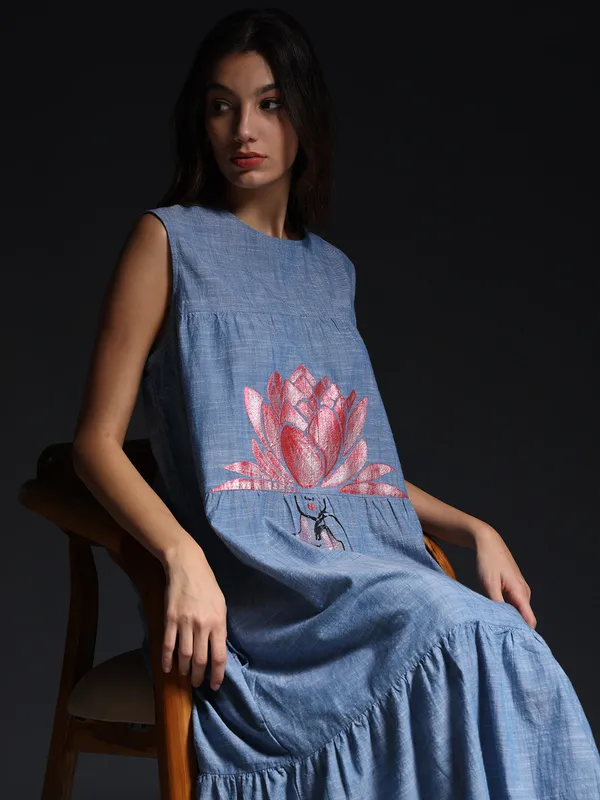 Blue_Sunflower_Dreams_Chambray_Sleeveless_Maxi_Dress_For_Women