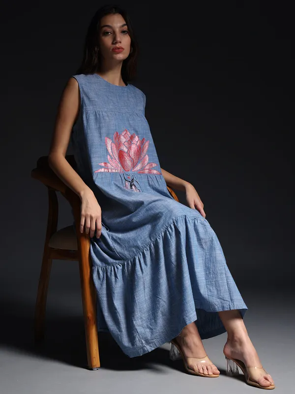 Blue_Sunflower_Dreams_Chambray_Sleeveless_Maxi_Dress_For_Women