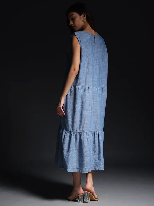Blue_Sunflower_Dreams_Chambray_Sleeveless_Maxi_Dress_For_Women
