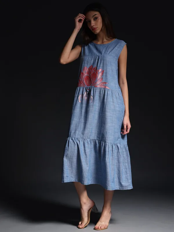Blue_Sunflower_Dreams_Chambray_Sleeveless_Maxi_Dress_For_Women