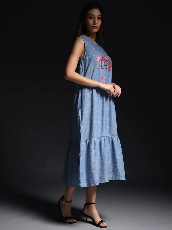 Blue_Red_Sunflower_Chambray_Sleeveless_Maxi_Dress_For_Women