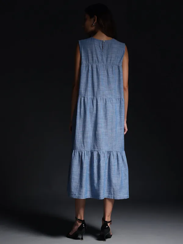 Blue_Whispering_Willow_Sleeveless_Maxi_Dress_For_Women