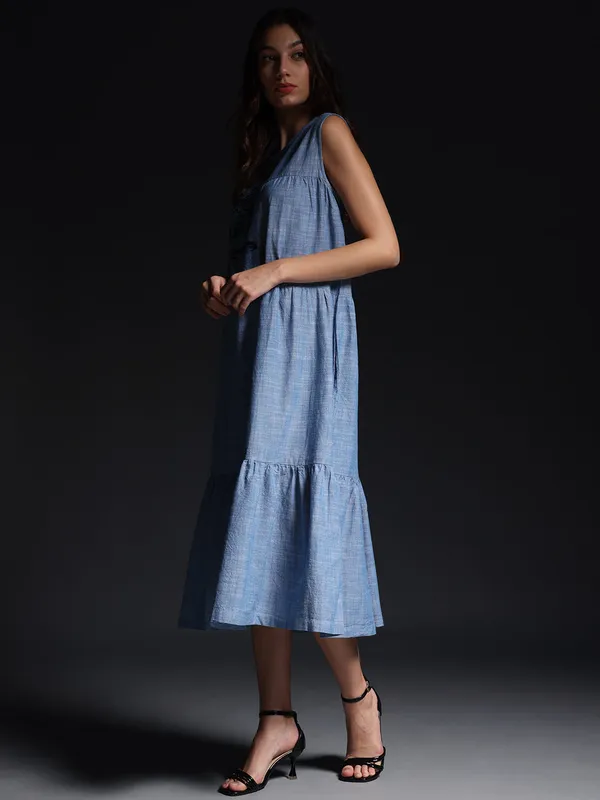 Blue_Whispering_Willow_Sleeveless_Maxi_Dress_For_Women
