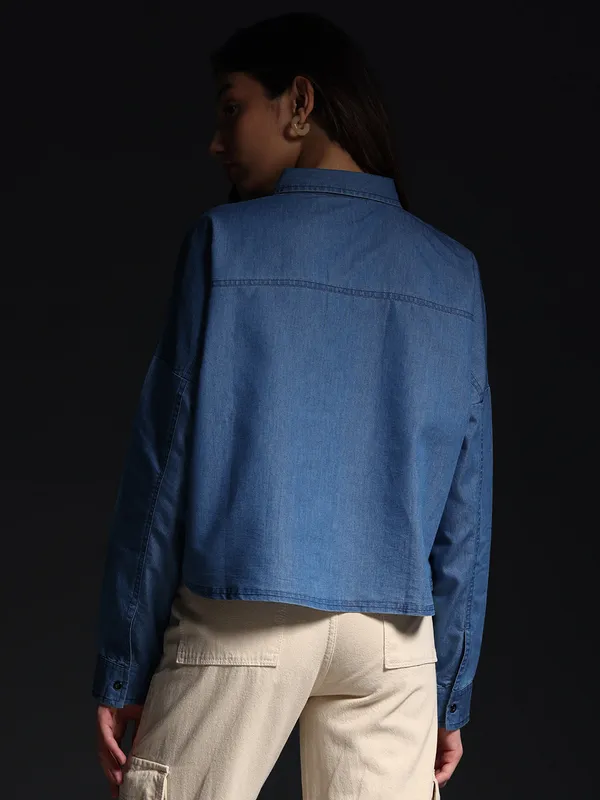 Black_Autumn_Petals_Convertible_Denim_Shirt_For_Women