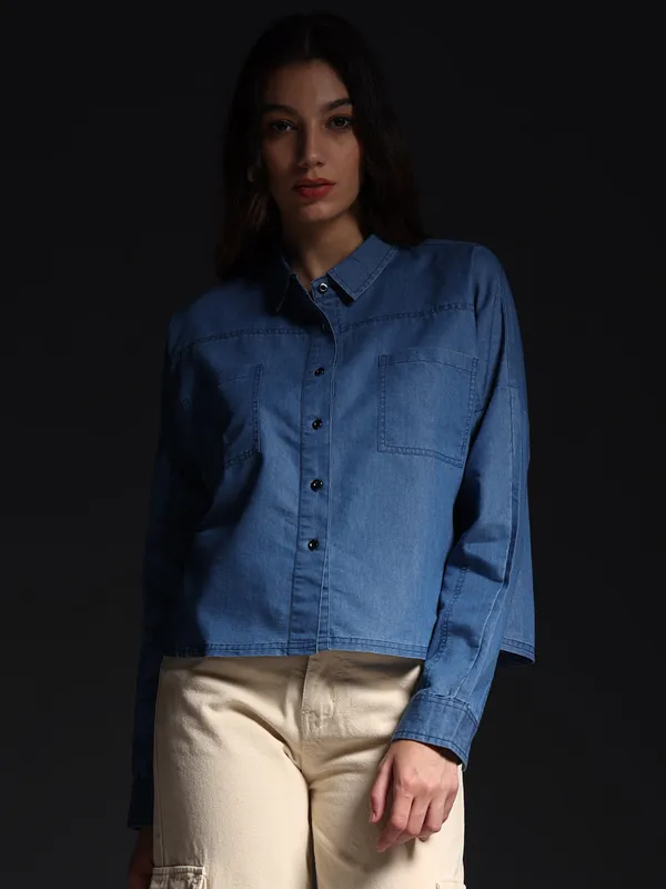 Black_Autumn_Petals_Convertible_Denim_Shirt_For_Women