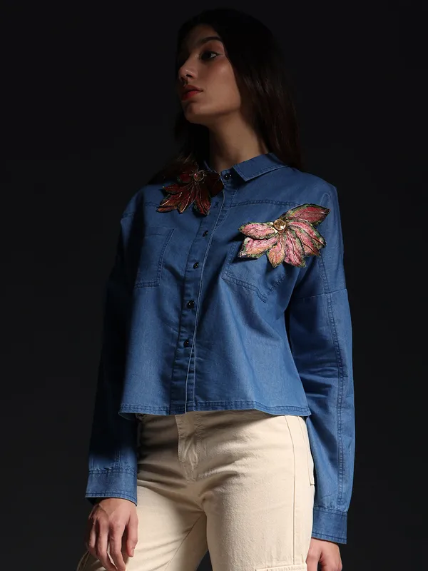 Black_Autumn_Petals_Convertible_Denim_Shirt_For_Women
