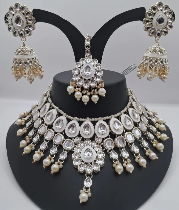 Silver_Tone_Kundan_Necklace_Set_For_Women