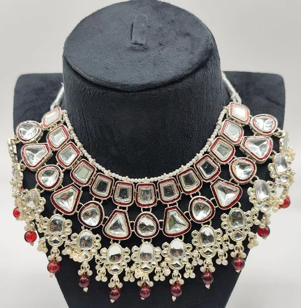 Gold-Tone_Kundan_Bridal_Jewellery_Set_For_Women